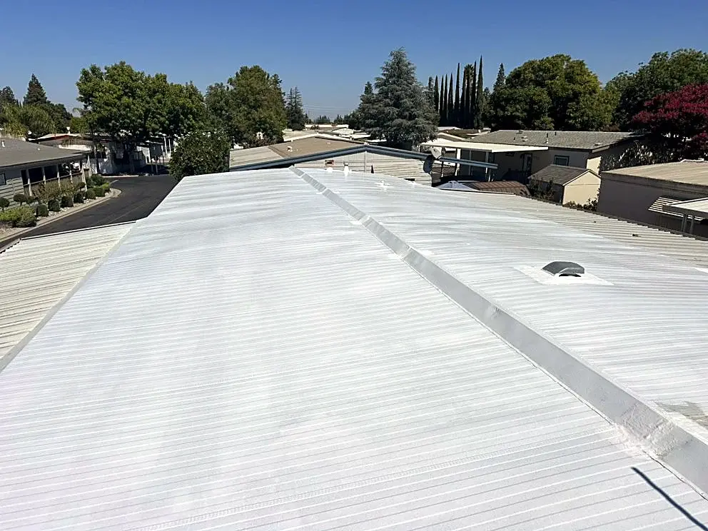 Reflective roof coating
